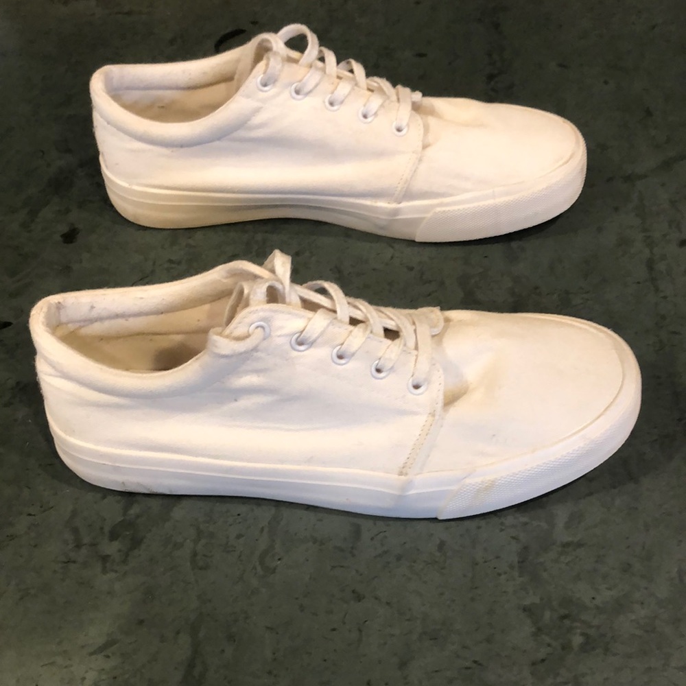 American Eagle canvas sneakers mens size 9 excellent condition